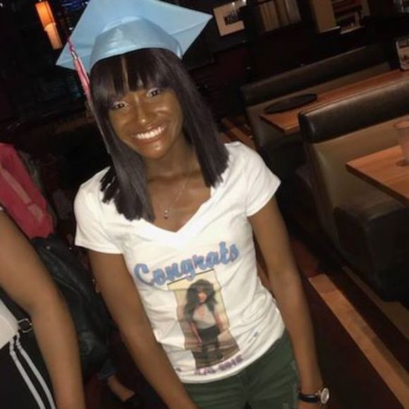 Meet your Posher, Tia - Picture 1 of 1